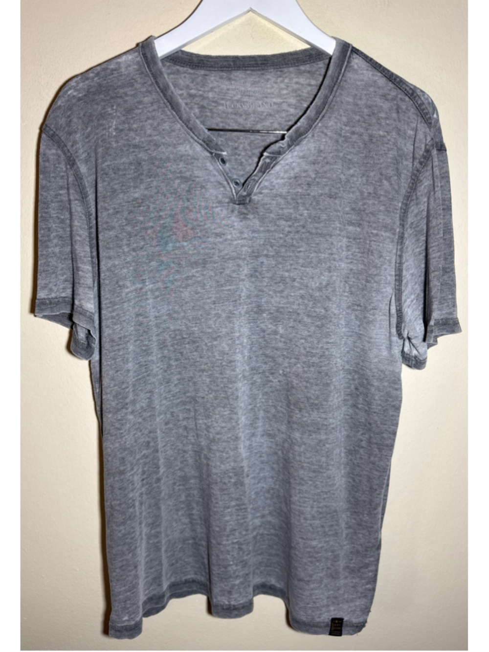 Lucky Brand Short Sleeve Henley Tee Grey Size L PTP 23/24”